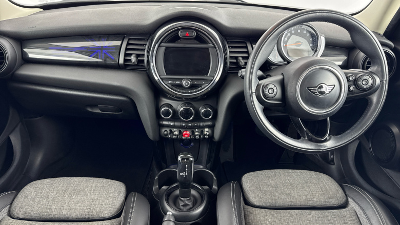 MINI Hatchback 1.5 Cooper II 5dr Auto [Chili Pack] Petrol Hatchback